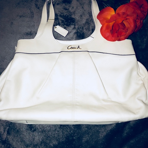 BEAUTIFUL GENTLY LOVED AUTHENTIC COACH HANDBAG - Picture 5 of 5